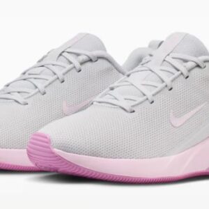 Nike Bella 7